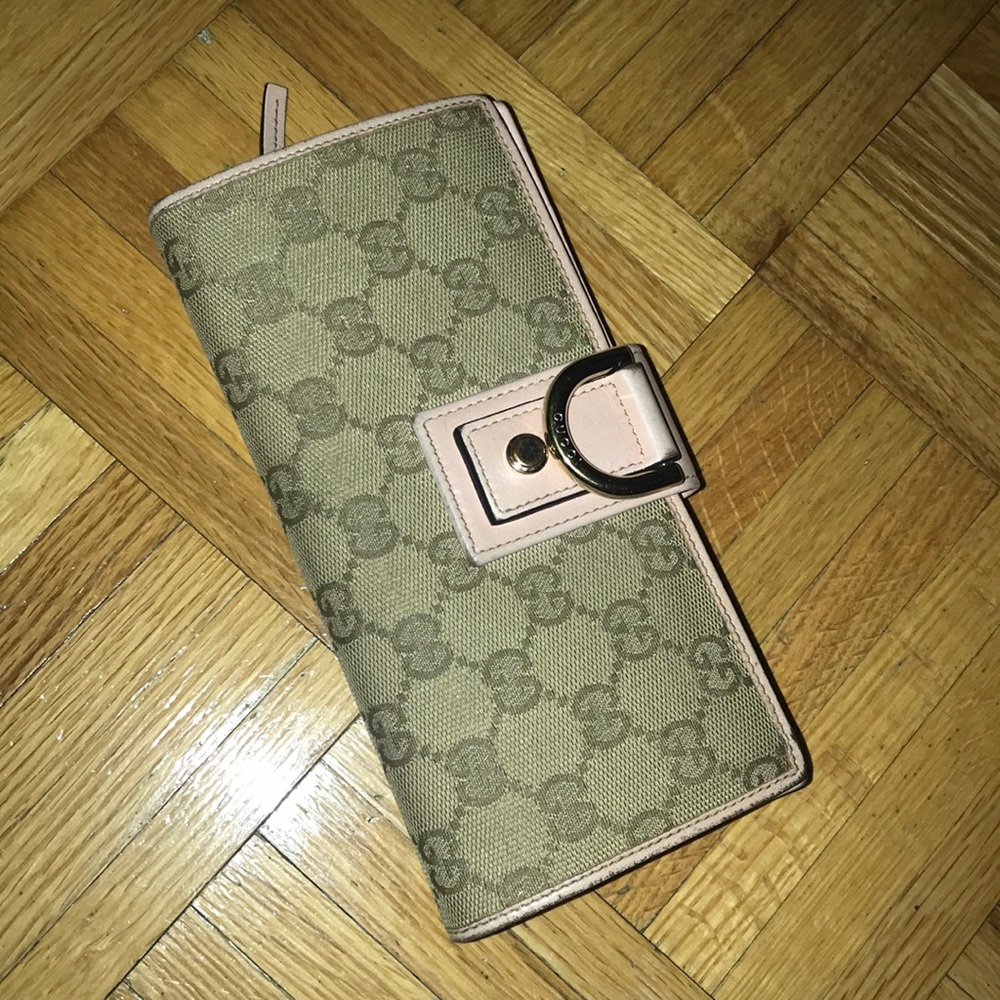 Pre loved Pink Gucci Wallet